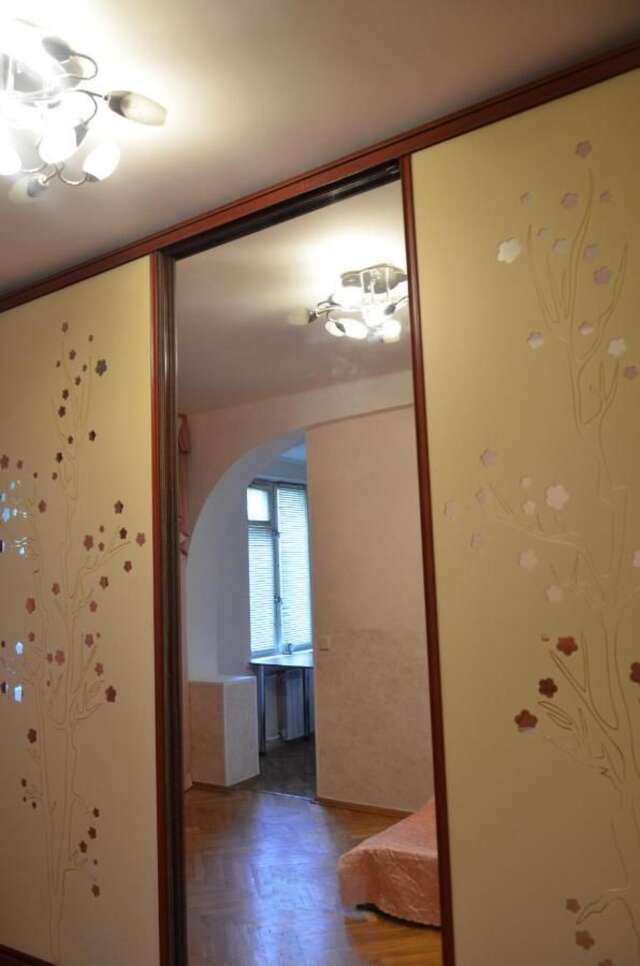 Апартаменты Kvartira Posutochno vozle Metro Levoberezhnaya Киев-9
